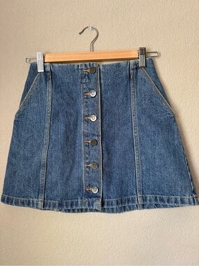 Aritzia | Wilfred Free| Button-Front Denim Mini Skirt